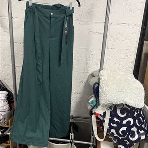 NEW Elegant Green Wide-Leg Pants Belt Attached - Size XS - NWT